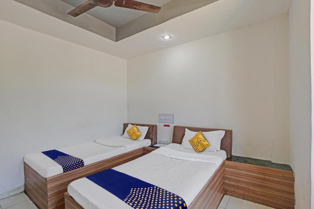 Oyo Flagship 80463 Hotel Mini Palace Vadodara Kültér fotó