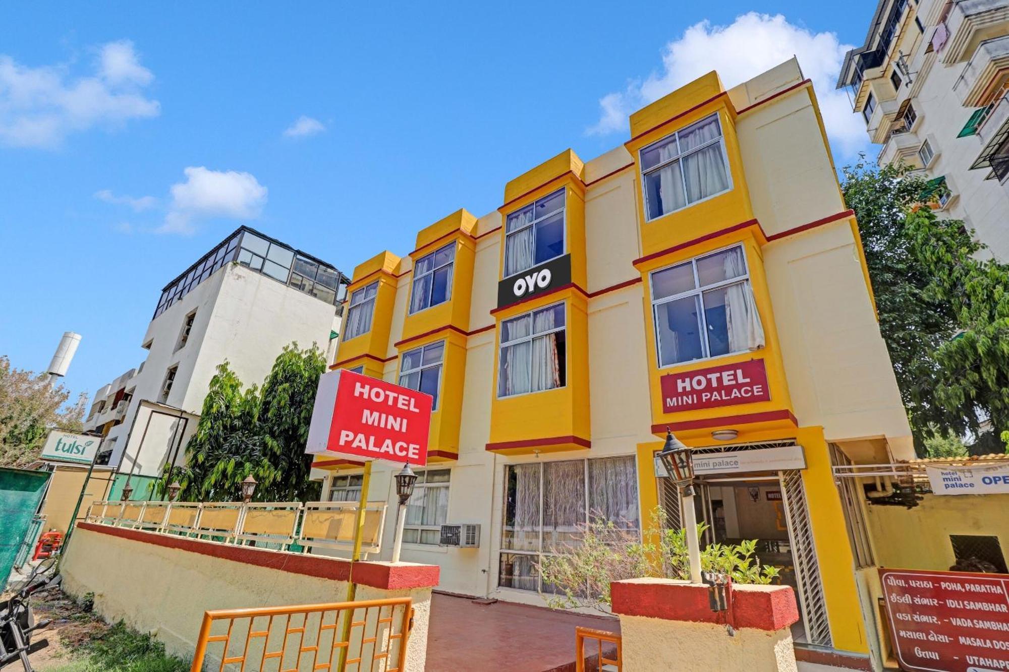 Oyo Flagship 80463 Hotel Mini Palace Vadodara Kültér fotó